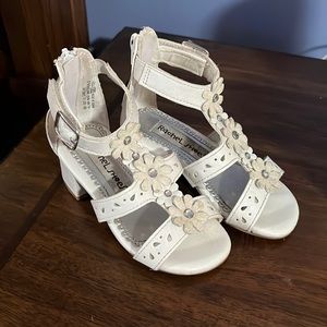 Toddler white heeled sander size 6